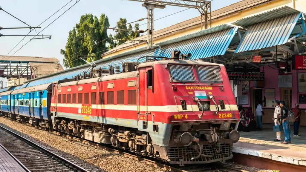 Indian Railways Transforms Connectivity with 25,000 Daily Trains