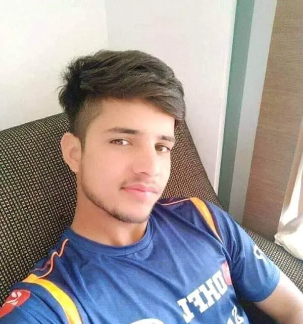 Rasikh Salam Struggles in Heat During IPL Match