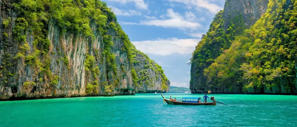 Thailand Confirms Deaths in Strait of Hormuz Attack