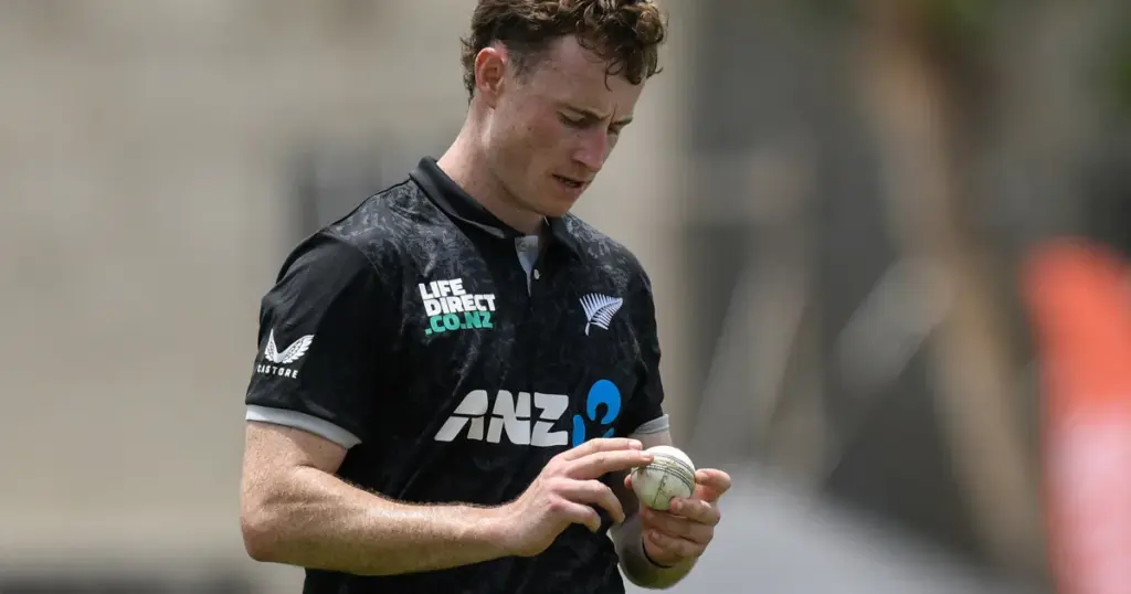 New Zealand batter Mark Chapman moves to casual contract, Matt Fisher earns central contract