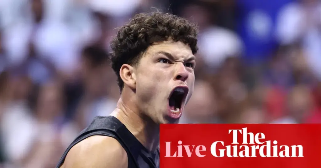 New York: Ben Shelton defeats Carlos Alcaraz in late-night US Open quarter-final